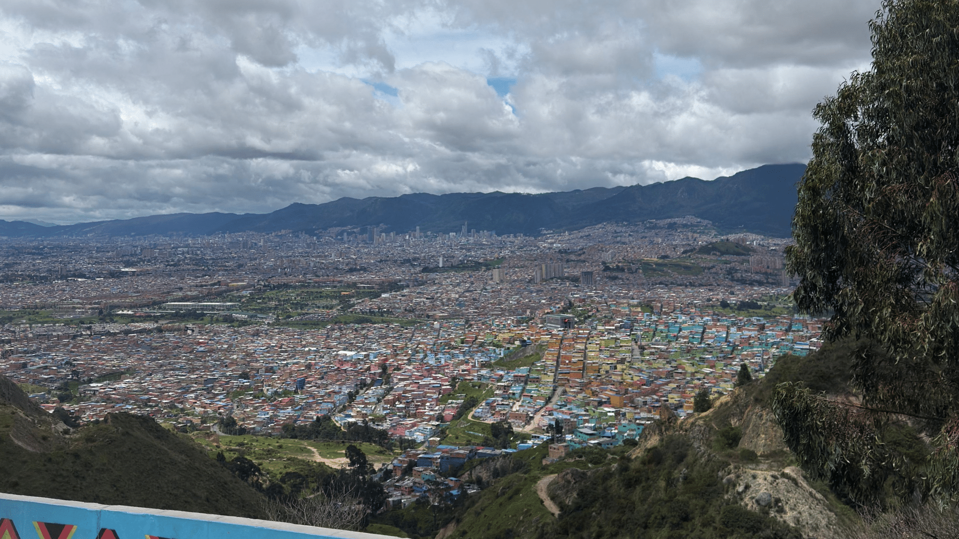 Bogotá en los márgenes: relatos de una ciudad que se revela cuando la miran de cerca